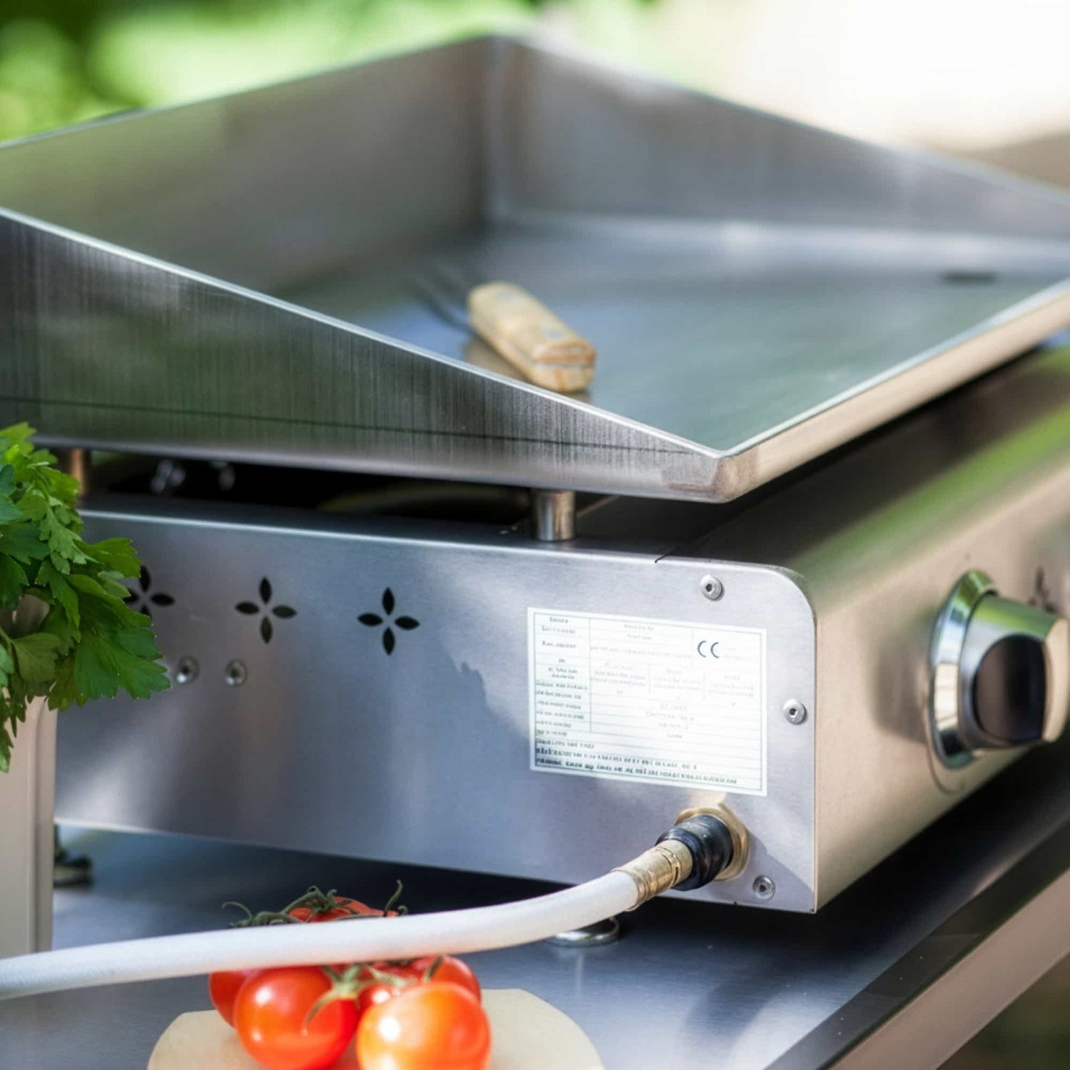 Conexión de la manguera de gas a una plancha Vivaplancha, instalación sencilla y segura